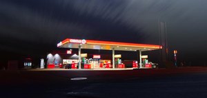 Vertido de hidrocarburos en una Gasolinera provoca daños personales y Medioambientales